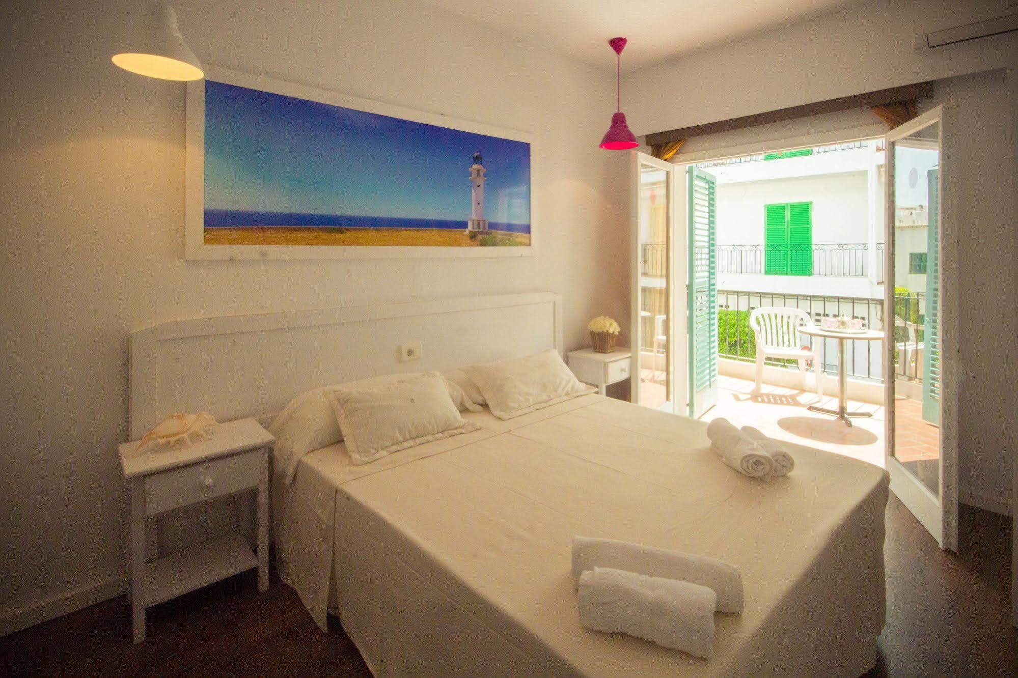 Hostal Sunset Ibiza Sant Antoni de Portmany Esterno foto