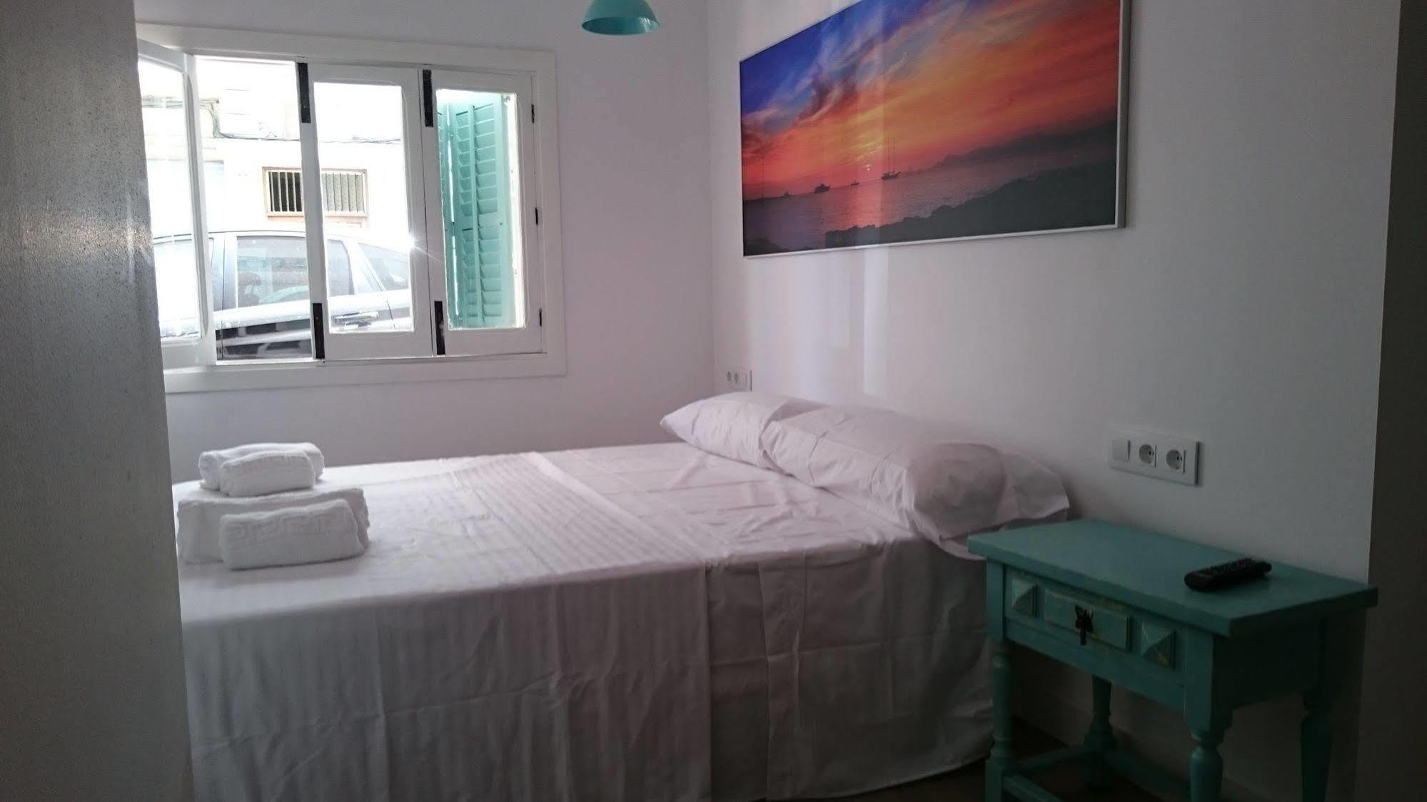 Hostal Sunset Ibiza Sant Antoni de Portmany Esterno foto