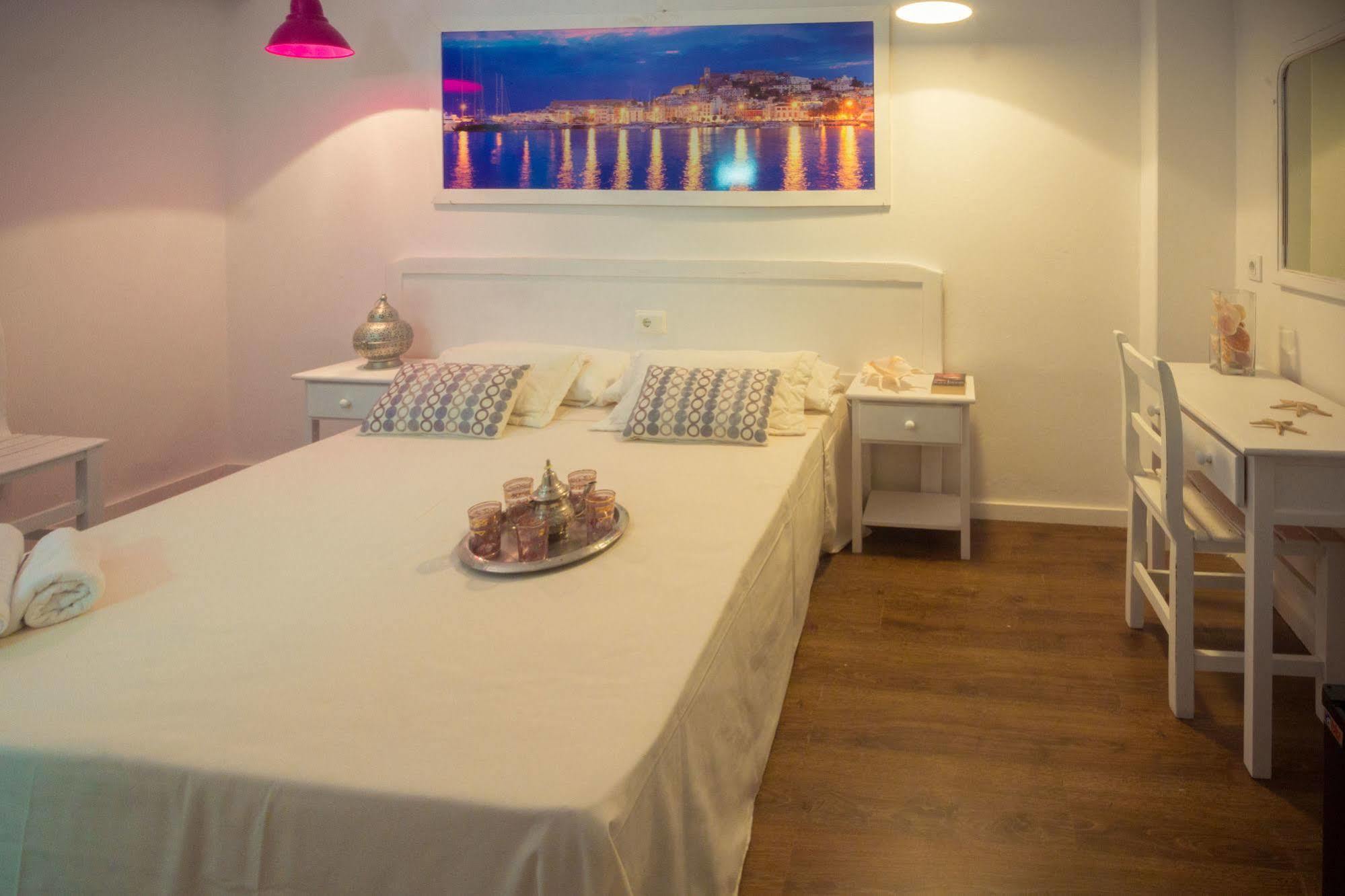 Hostal Sunset Ibiza Sant Antoni de Portmany Esterno foto