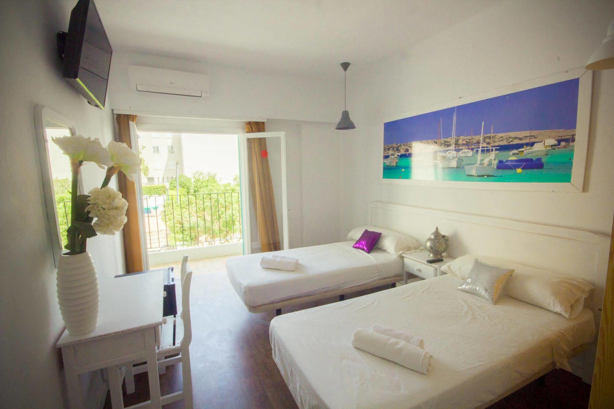 Hostal Sunset Ibiza Sant Antoni de Portmany Esterno foto