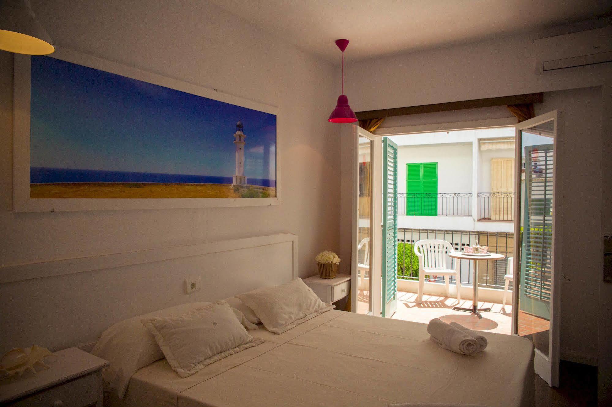 Hostal Sunset Ibiza Sant Antoni de Portmany Esterno foto